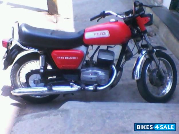 Ideal Jawa Yezdi 175