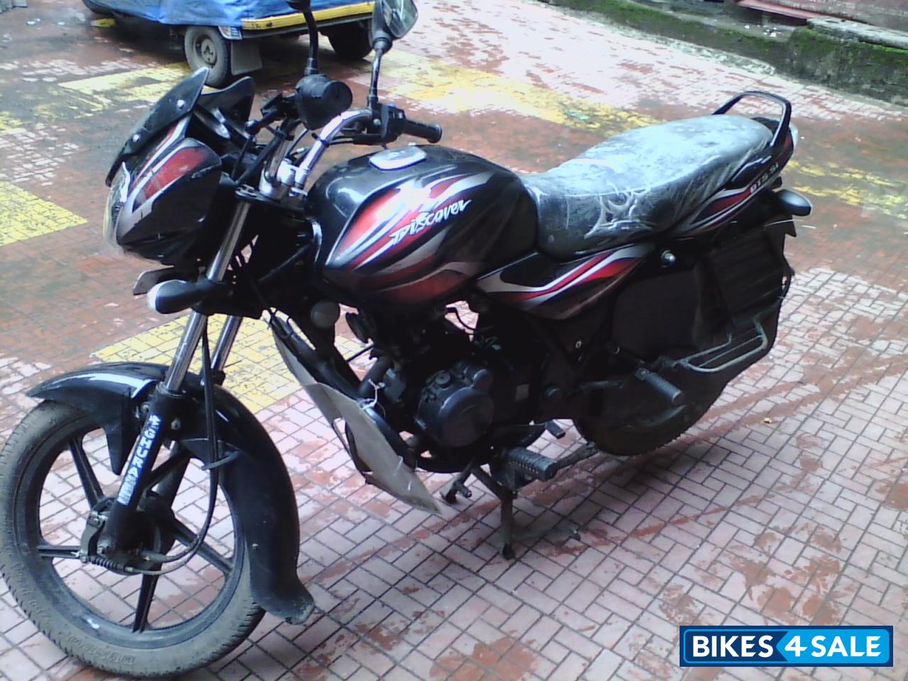 Black.red& Silver Stripes Bajaj Discover 100 DTS-Si