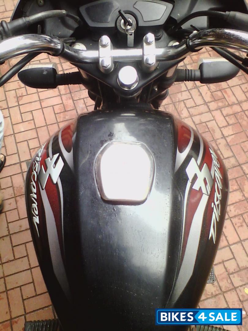 Black.red& Silver Stripes Bajaj Discover 100 DTS-Si Black.red& Silver Stripes Bajaj Discover 100 DTS-Si