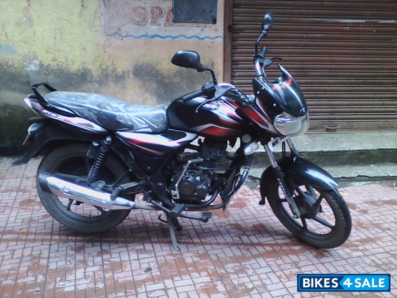 Black.red& Silver Stripes Bajaj Discover 100 DTS-Si Black.red& Silver Stripes Bajaj Discover 100 DTS-Si