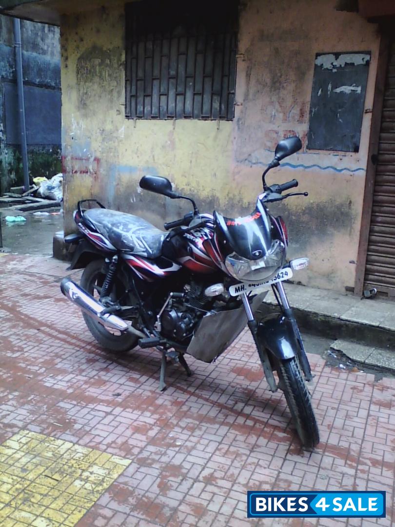 Black.red& Silver Stripes Bajaj Discover 100 DTS-Si Black.red& Silver Stripes Bajaj Discover 100 DTS-Si