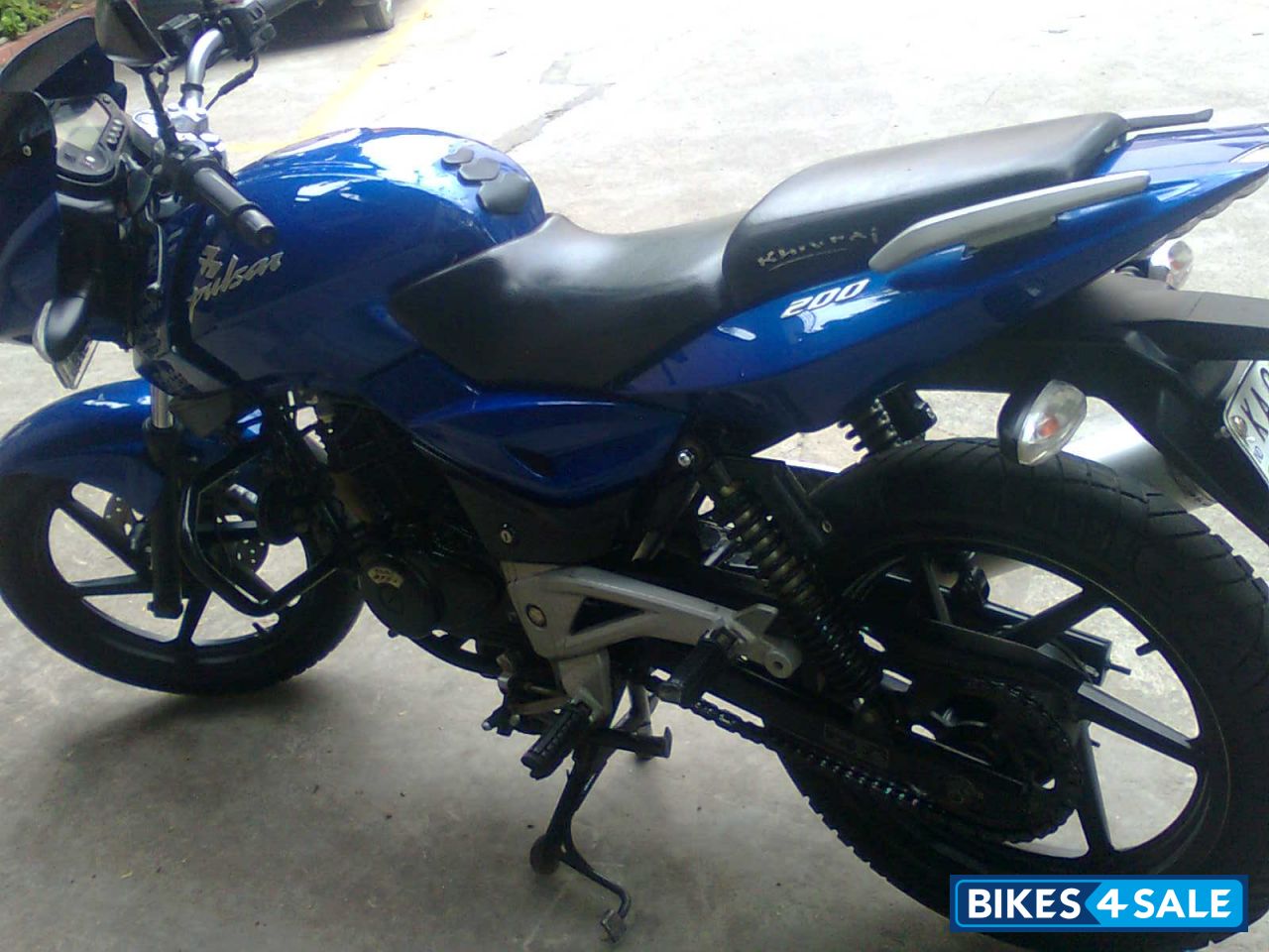 Blue Bajaj Pulsar 200 DTSi
