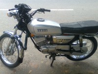 Silver Yamaha RX 135