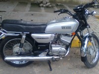 Silver Yamaha RX 135