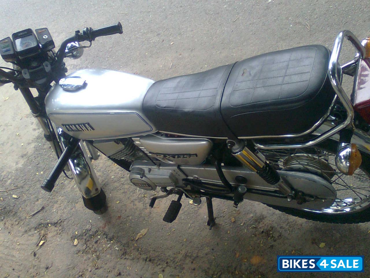 Silver Yamaha RX 135