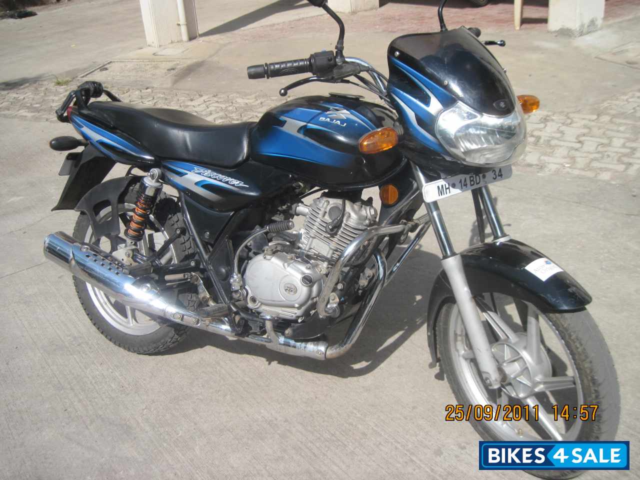 Blue Bajaj Discover DTSi 125