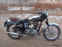 Black/chrome Royal Enfield Bullet Machismo 350 Old