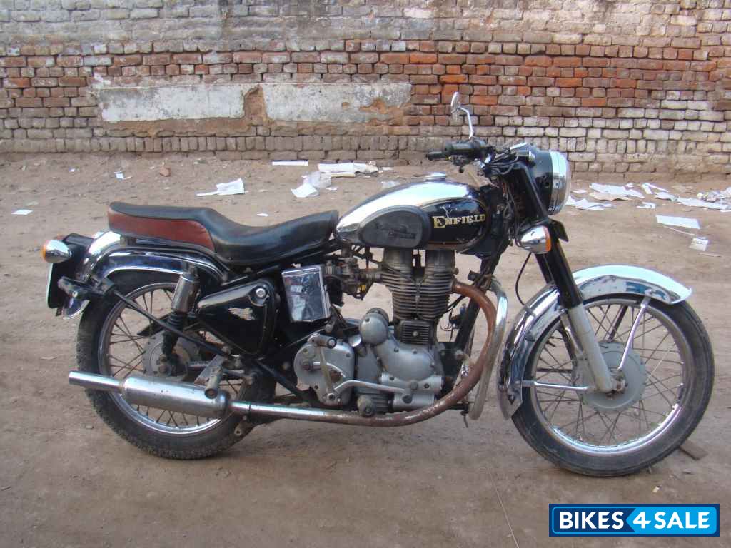 Black/chrome Royal Enfield Bullet Machismo 350 Old
