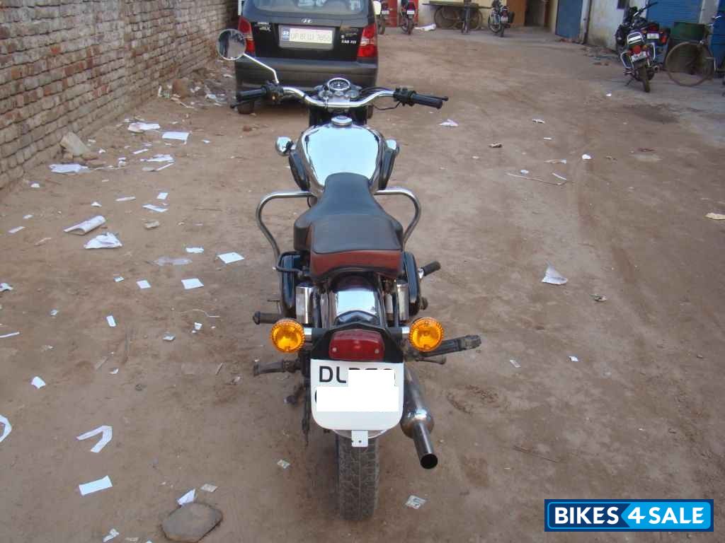 Black/chrome Royal Enfield Bullet Machismo 350 Old Black/chrome Royal Enfield Bullet Machismo 350 Old