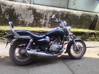 Black Bajaj Avenger 180 DTS-i