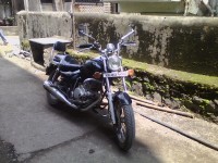 Black Bajaj Avenger 180 DTS-i