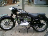 Black Royal Enfield Bullet Standard 350