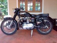 Black Royal Enfield Bullet Standard 350