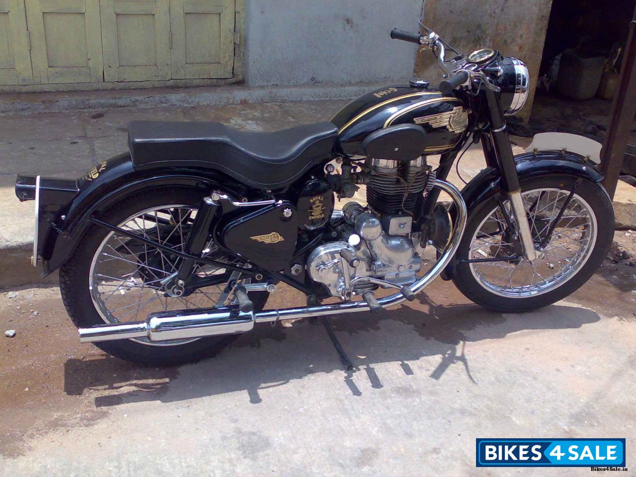 Black Royal Enfield Bullet Standard 350 Black Royal Enfield Bullet Standard 350