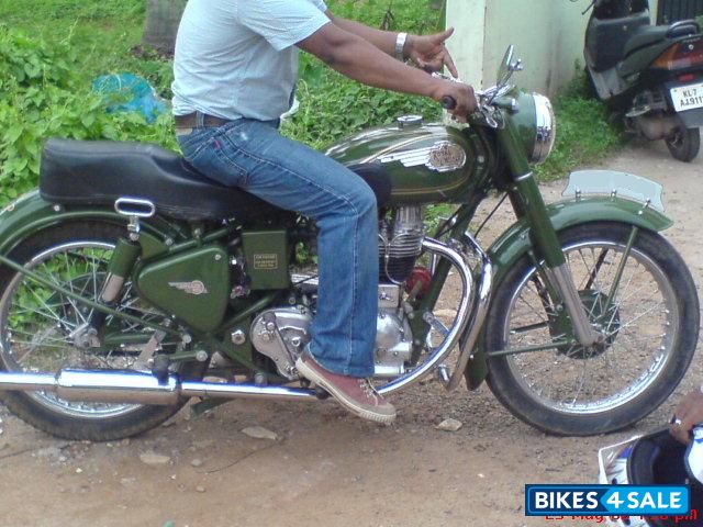 Black Royal Enfield Bullet Standard 350 Black Royal Enfield Bullet Standard 350