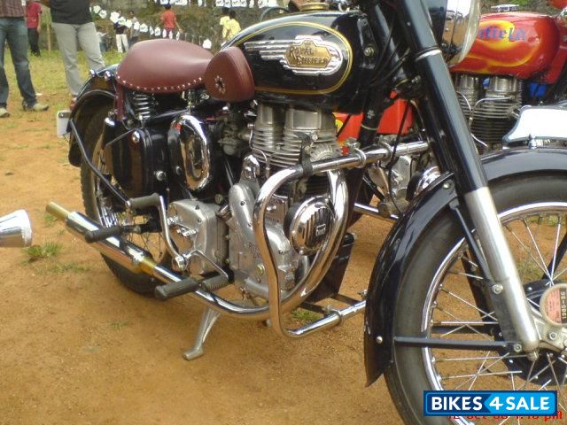 Black Royal Enfield Bullet Standard 350 Black Royal Enfield Bullet Standard 350