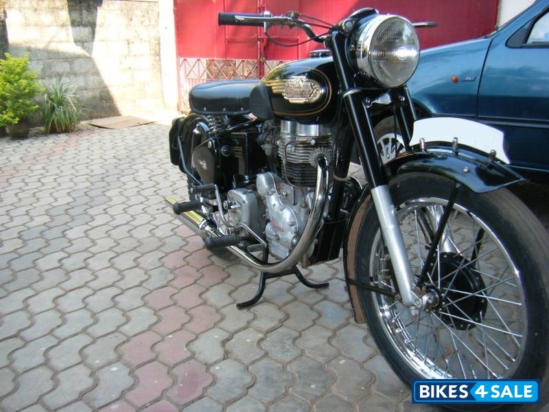 Black Royal Enfield Bullet Standard 350 Black Royal Enfield Bullet Standard 350