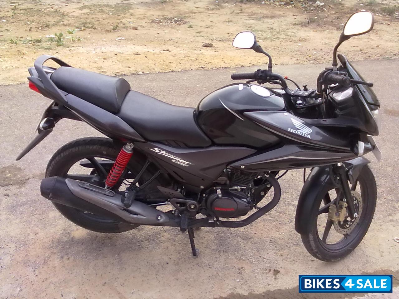 Black Honda CBF Stunner