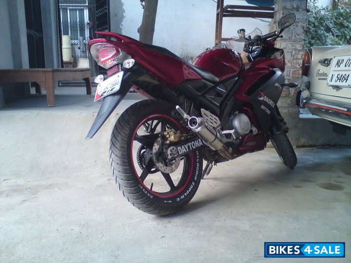 Red Yamaha YZF R15
