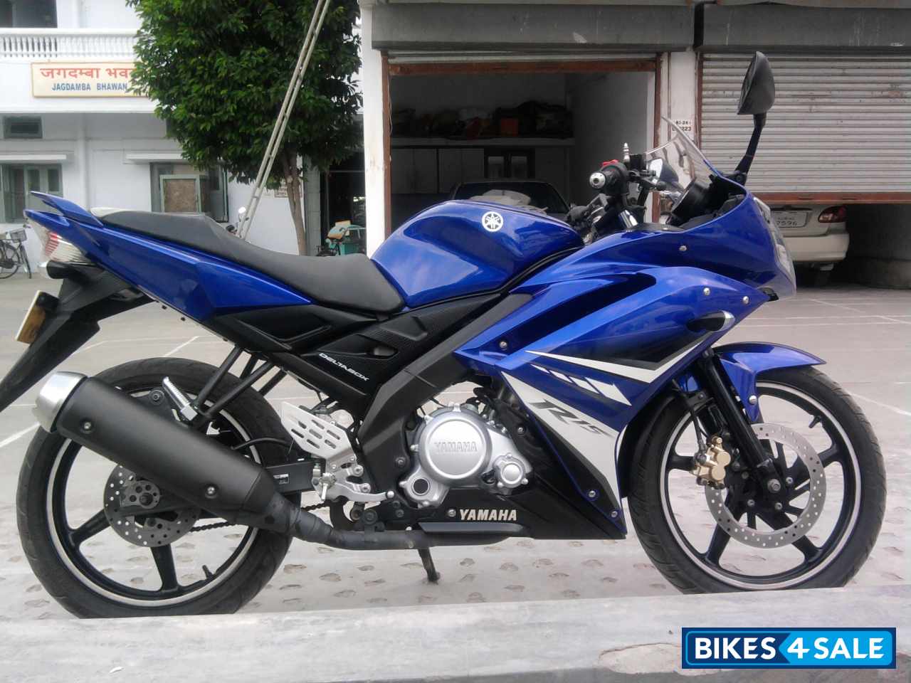 Blue Yamaha YZF R15