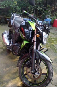 Black&green Yamaha FZ-S