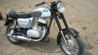 Silver-black Ideal Jawa Yezdi Classic