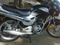 Black TVS Victor GX125
