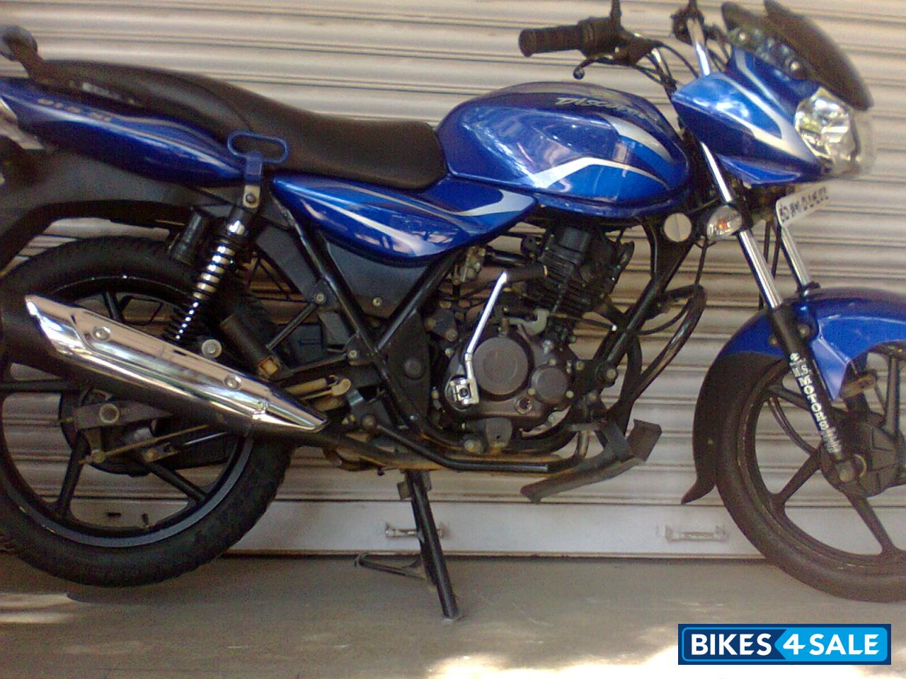 Black Bajaj Discover 100 DTS-Si