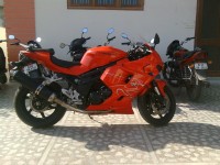 Red Hyosung GT650R