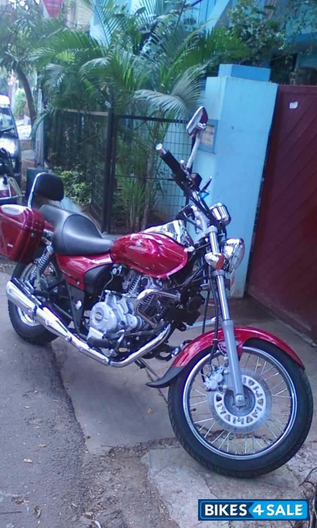 Red Bajaj Avenger 220 DTS-i Red Bajaj Avenger 220 DTS-i