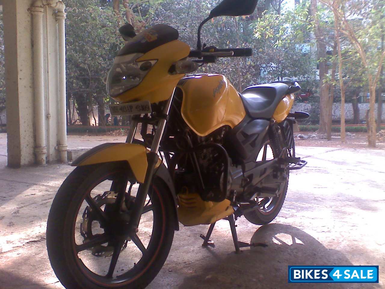 Yellow TVS Apache RTR 160