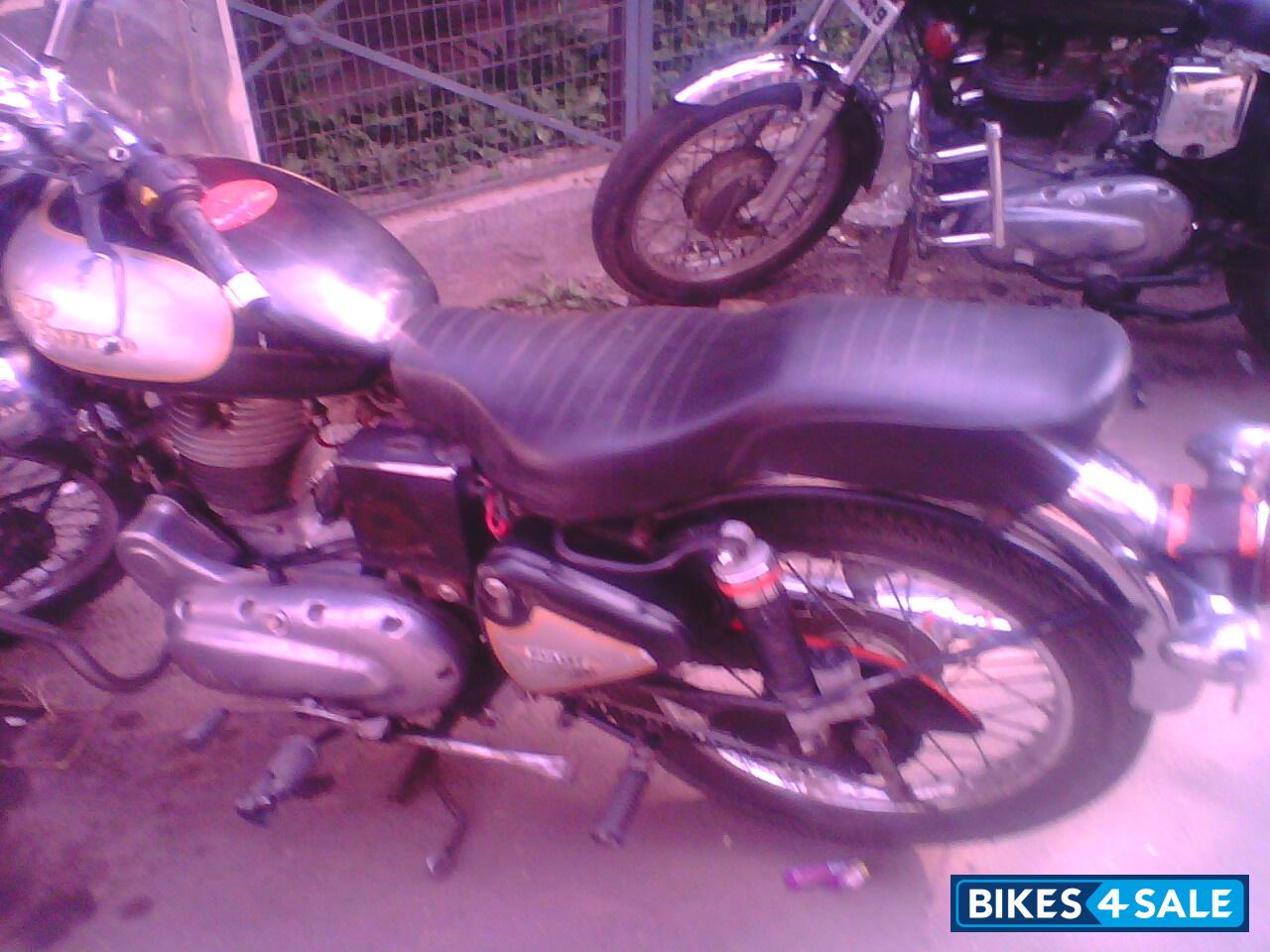 Black Royal Enfield Bullet Electra 5S Black Royal Enfield Bullet Electra 5S