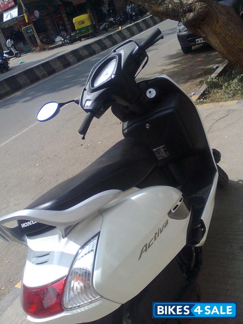 White Honda Activa