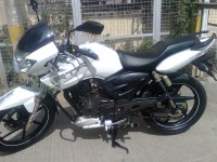 White TVS Apache RTR 180