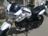 White TVS Apache RTR 180