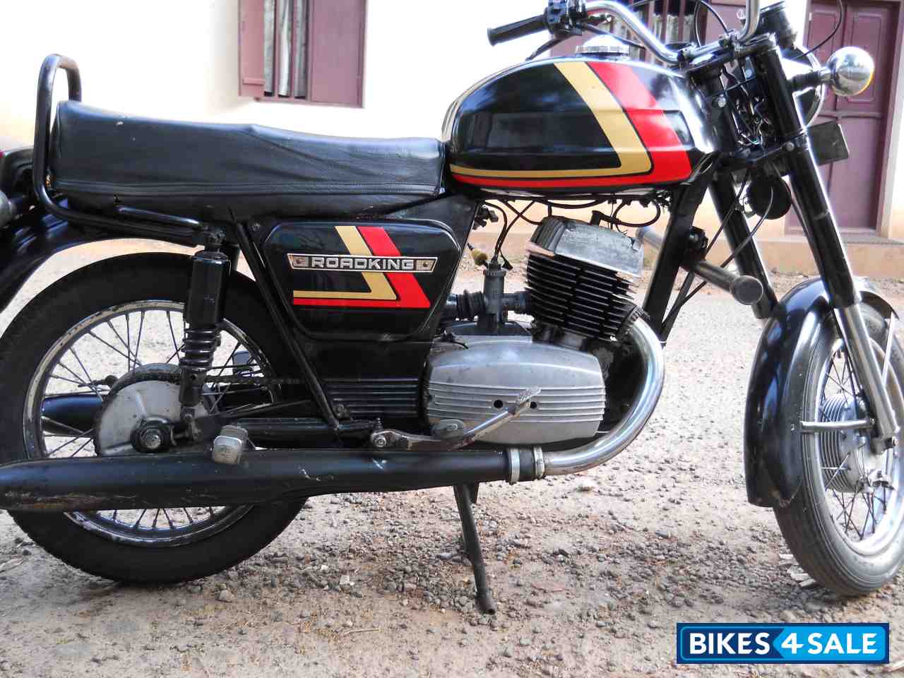 Used 1997 model Ideal Jawa Yezdi RoadKing for sale in Trivandrum. ID