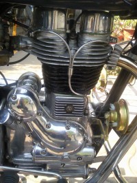 Custom Metallic Black Royal Enfield Bullet Standard 350