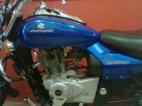 Blue Bajaj Avenger 220 DTS-i