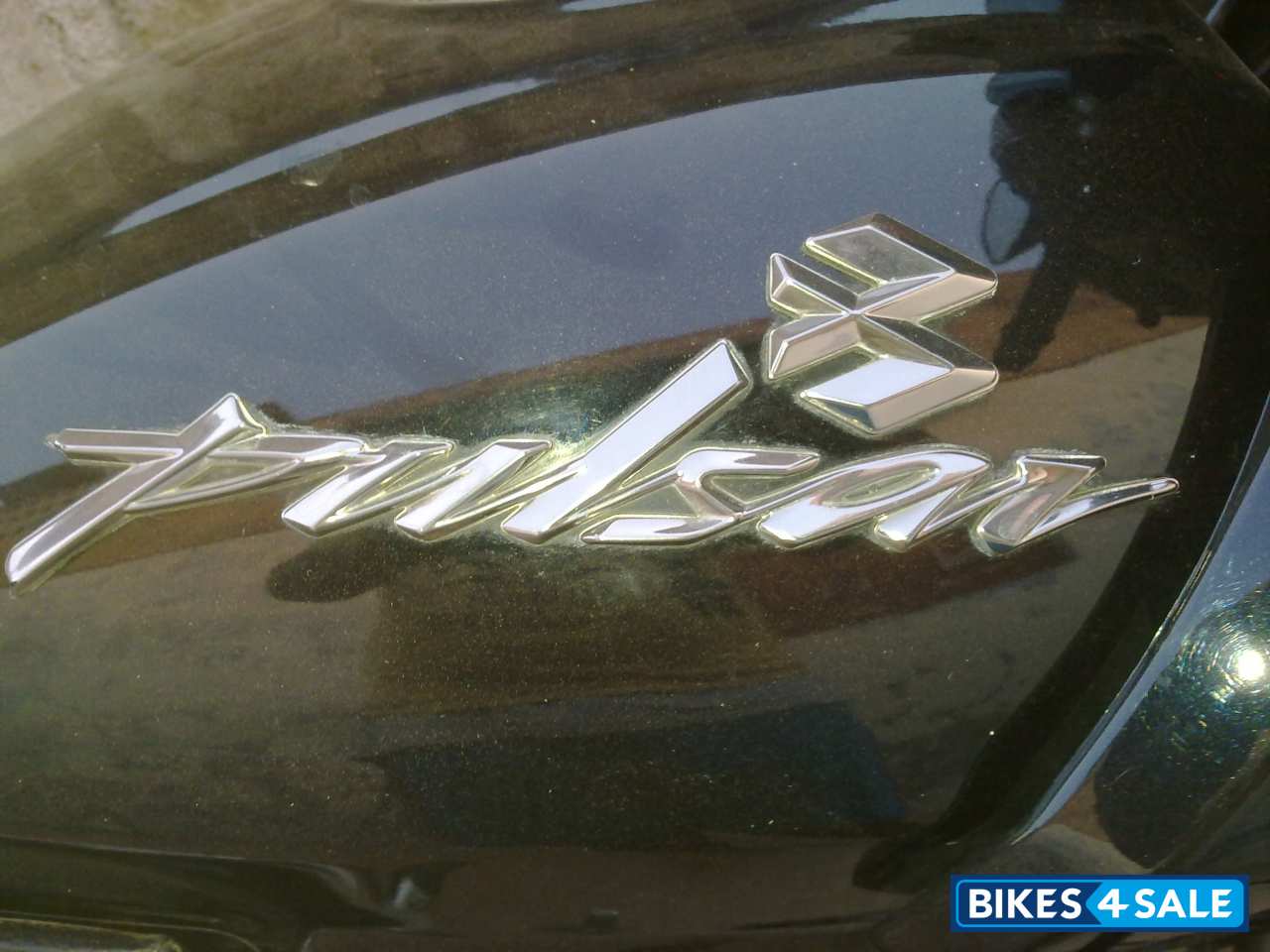 Black Bajaj Pulsar 220 DTSi