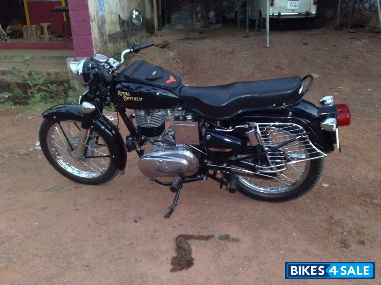 Black Royal Enfield Bullet Standard 350