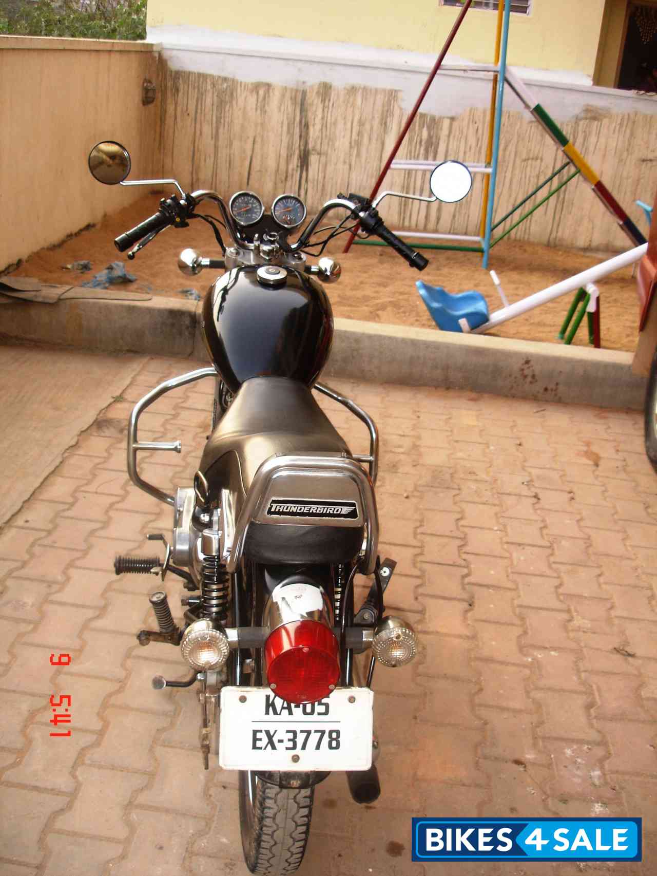 Black Royal Enfield Thunderbird Black Royal Enfield Thunderbird