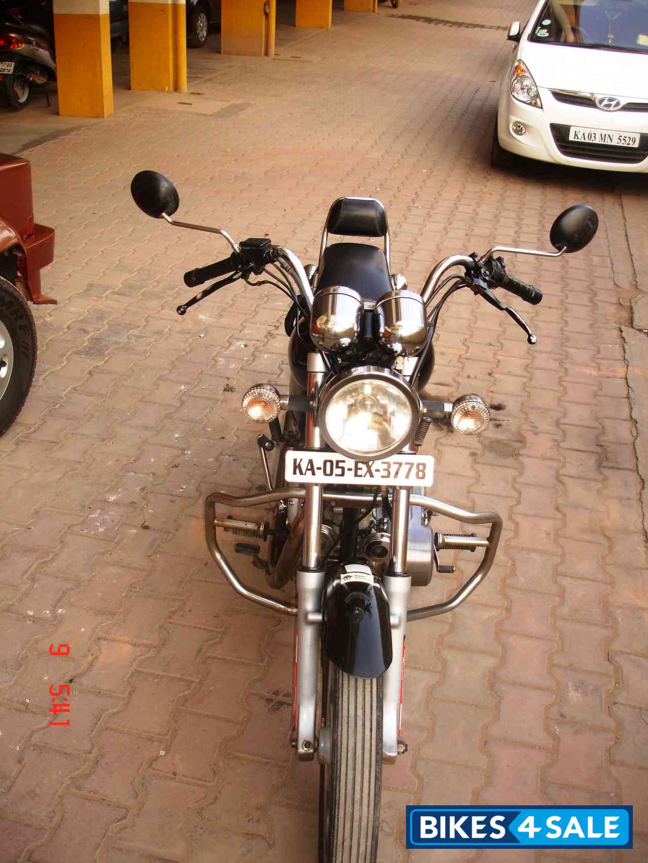 Black Royal Enfield Thunderbird Black Royal Enfield Thunderbird