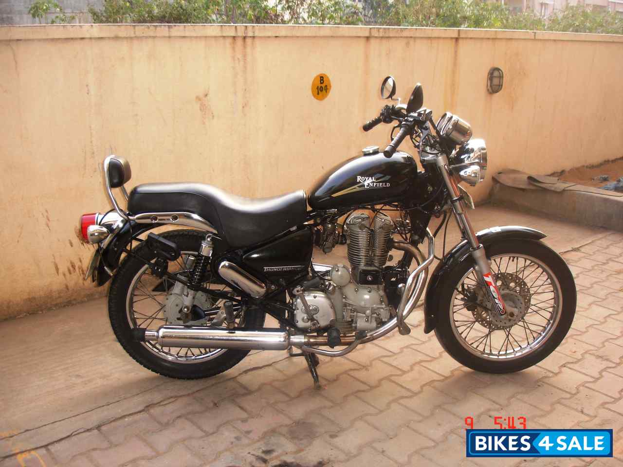 Black Royal Enfield Thunderbird Black Royal Enfield Thunderbird