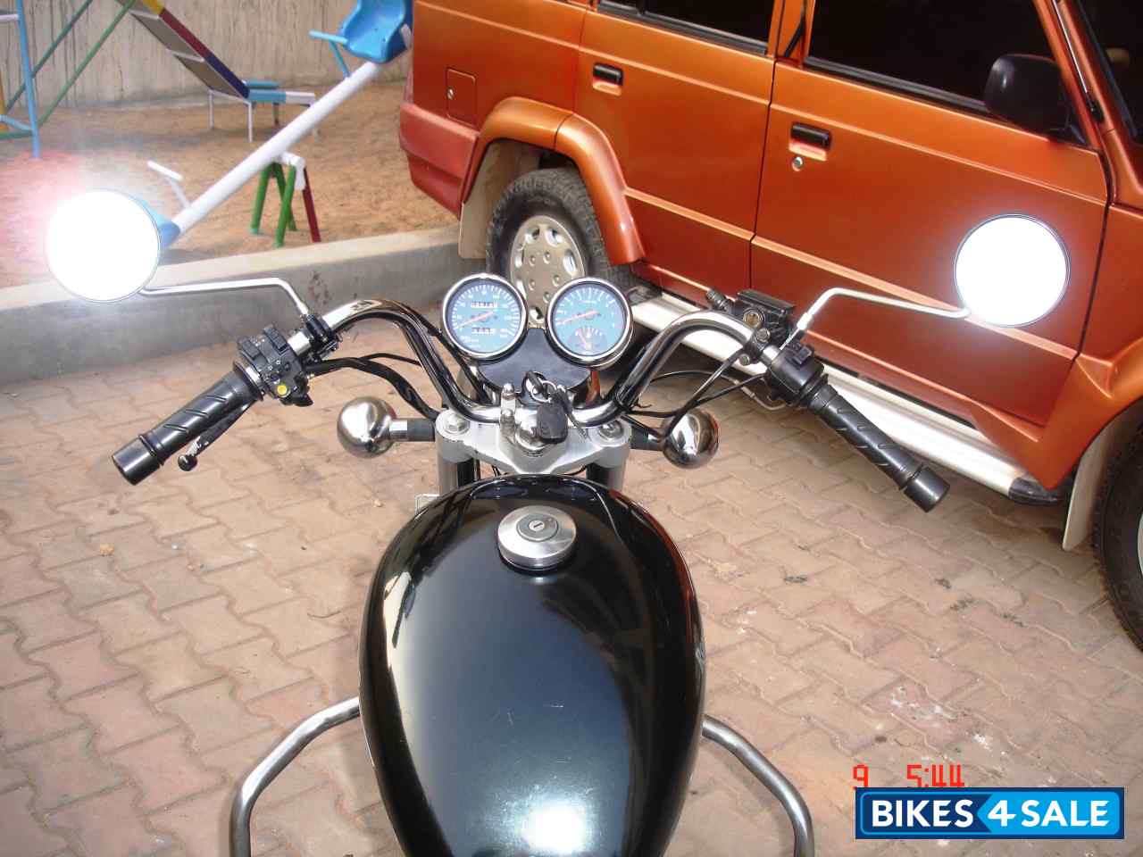 Black Royal Enfield Thunderbird Black Royal Enfield Thunderbird