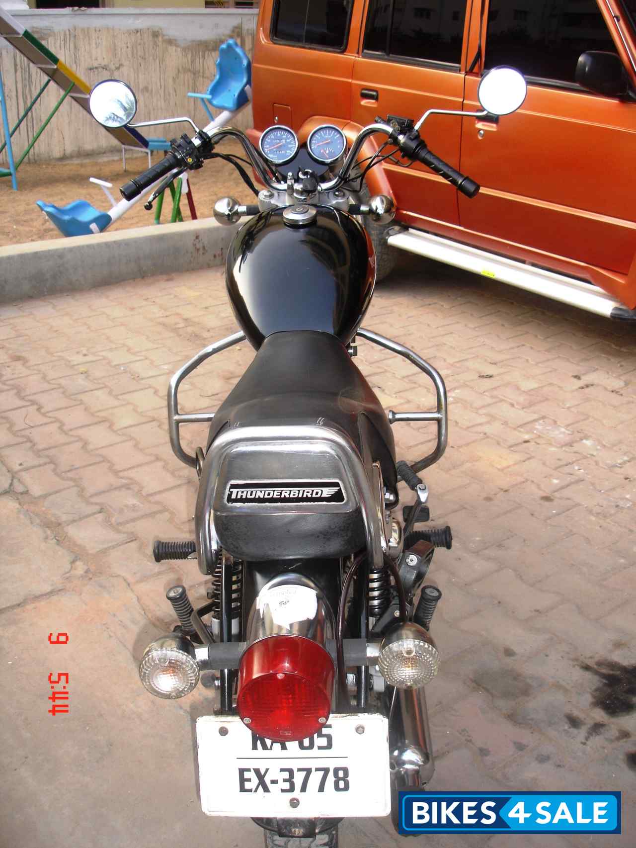 Black Royal Enfield Thunderbird Black Royal Enfield Thunderbird