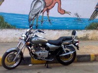 Silver Bajaj Avenger 200 DTS-i