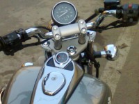 Silver Bajaj Avenger 200 DTS-i
