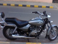 Silver Bajaj Avenger 200 DTS-i