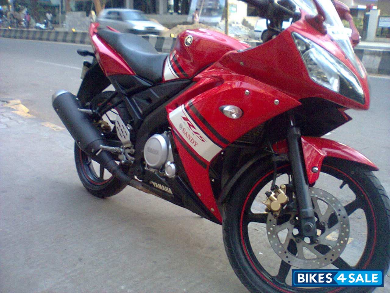 Red Yamaha YZF R15