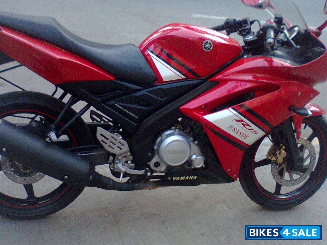 Red Yamaha YZF R15